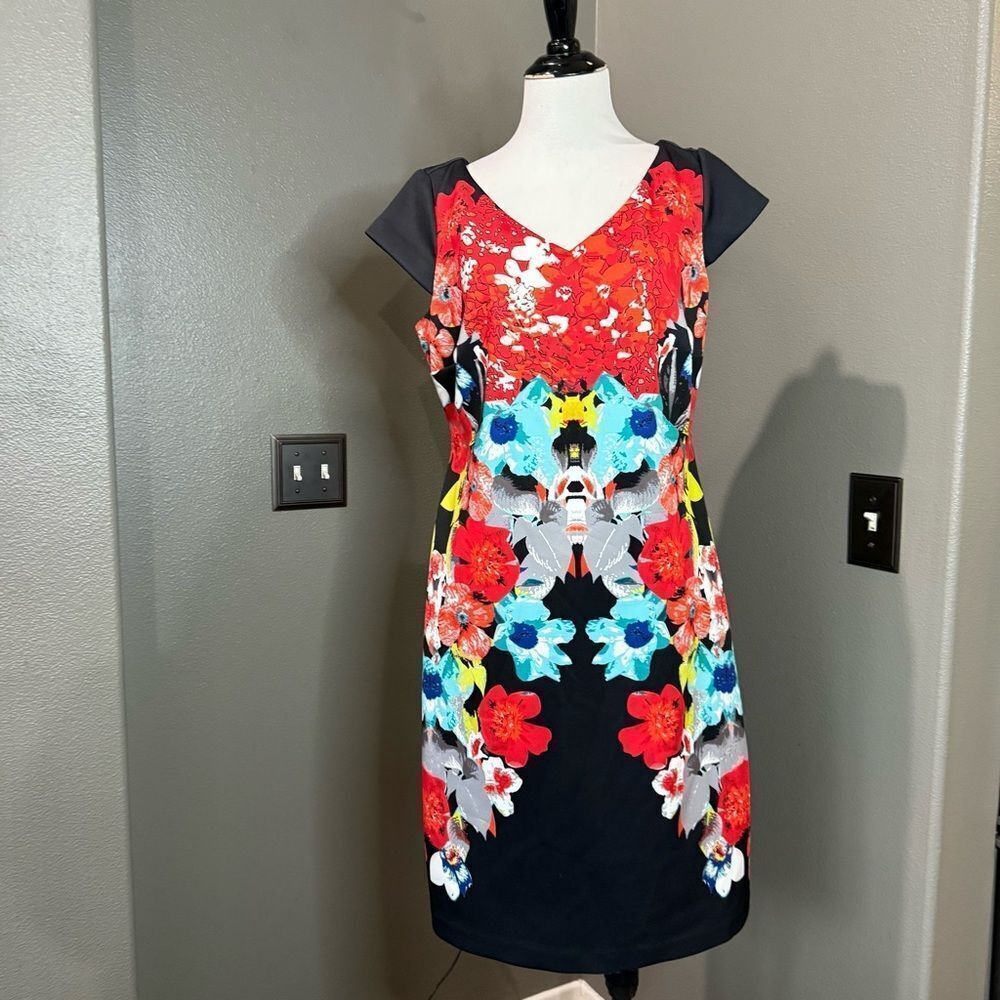 Monroe & Main Red and Blue Sheath Dress V-Neck Cap Sleeve